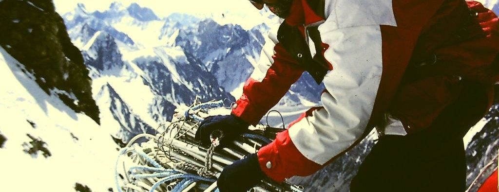 Free K2 cleaning action - Gathering ropes and poles.