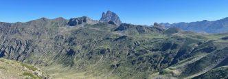Canal Roya, upper part of the valley, with Midi d'Ossau in the background (featured cut).